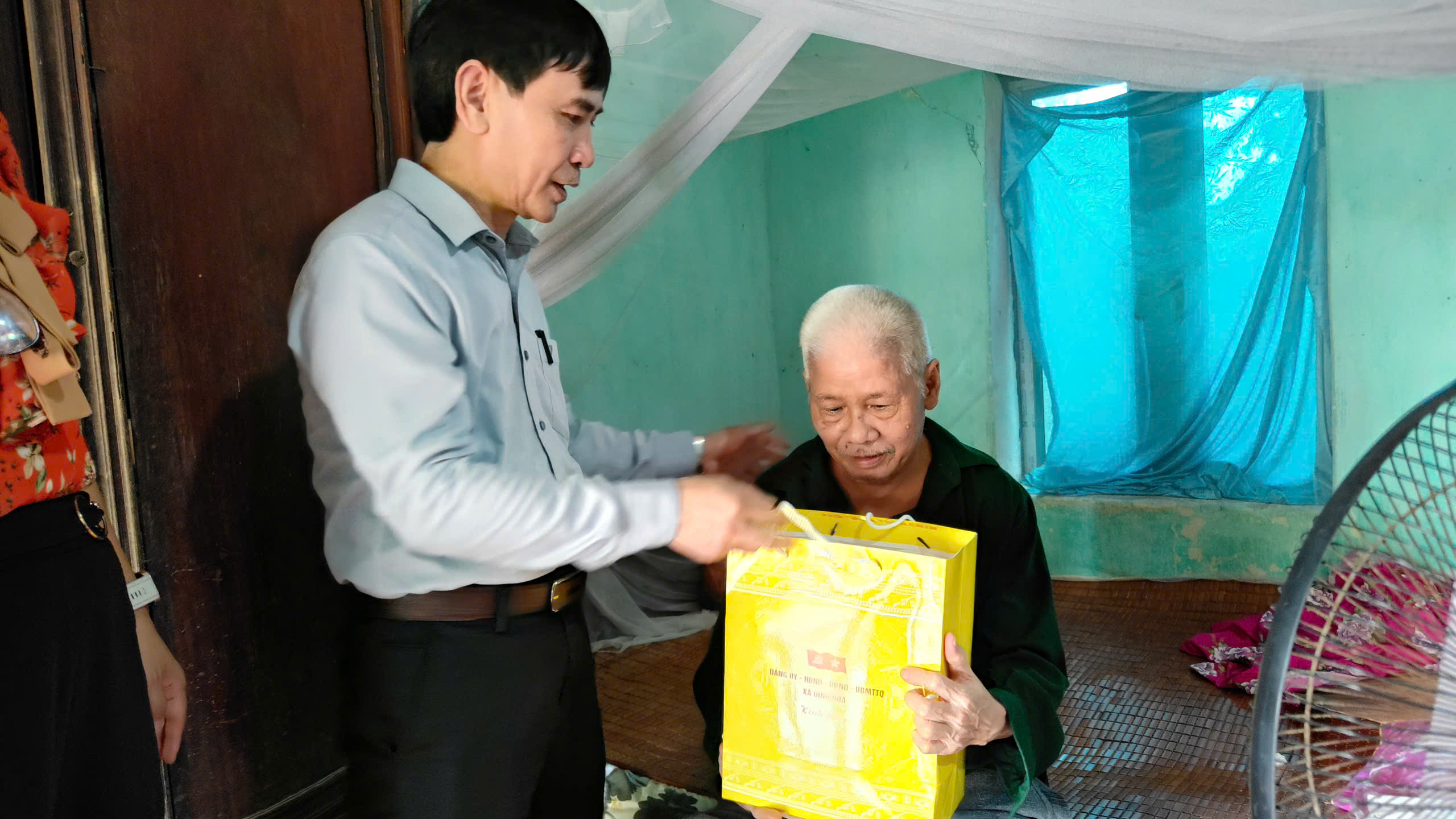 Anh-tin-bai